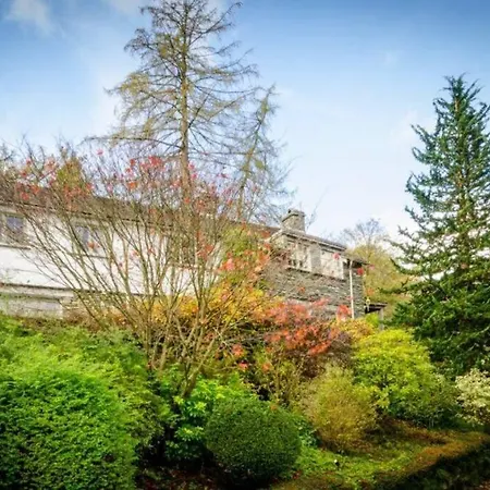 펜션 The Eltermere Old Barn, *