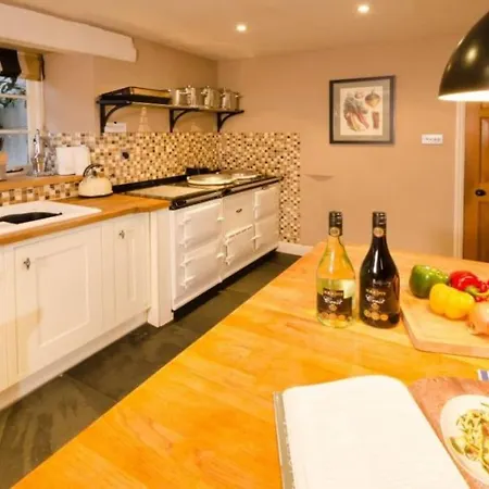 Holiday home The Eltermere Old Barn, *