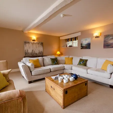 The Eltermere Old Barn, Holiday home *